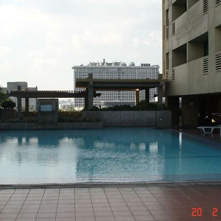 67 Sqm. Condo Unit In Robinson Place Residences Manila Exterior photo