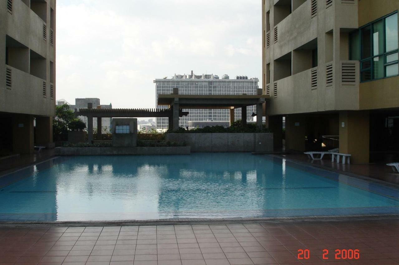 67 Sqm. Condo Unit In Robinson Place Residences Manila Exterior photo