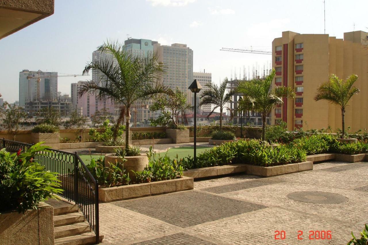 67 Sqm. Condo Unit In Robinson Place Residences Manila Exterior photo