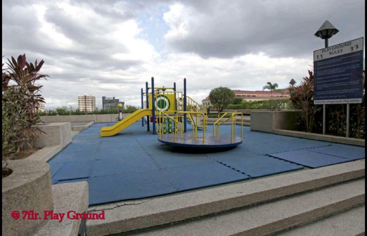 67 Sqm. Condo Unit In Robinson Place Residences Manila Exterior photo