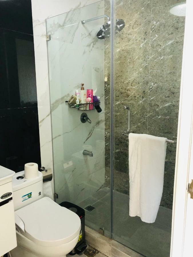 67 Sqm. Condo Unit In Robinson Place Residences Manila Exterior photo