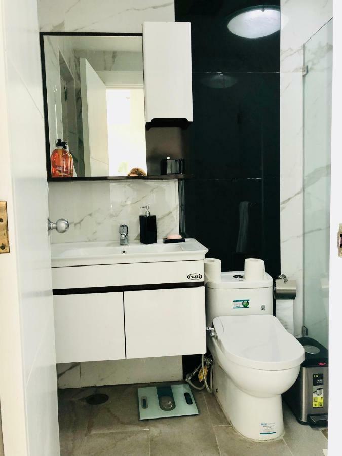 67 Sqm. Condo Unit In Robinson Place Residences Manila Exterior photo