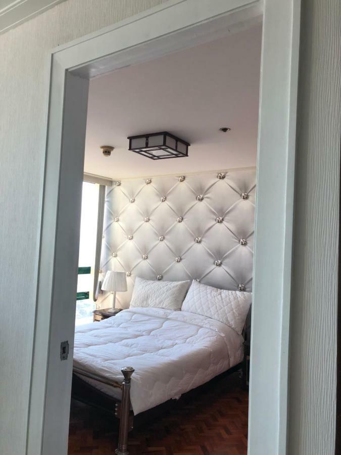 67 Sqm. Condo Unit In Robinson Place Residences Manila Exterior photo