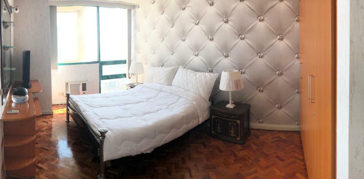 67 Sqm. Condo Unit In Robinson Place Residences Manila Exterior photo